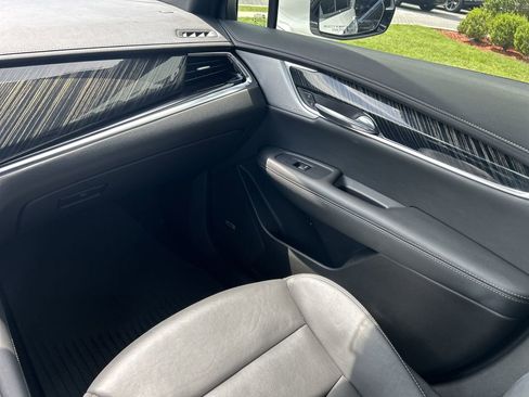 Certified 2023 Cadillac XT6 Premium Luxury image 16