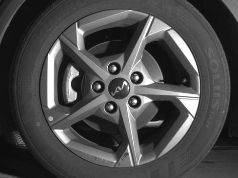 Used 2025 Kia K4 LXS image 12