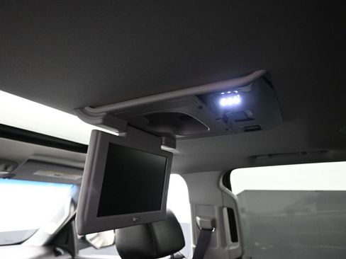 Used 2017 Cadillac Escalade Premium Luxury image 38