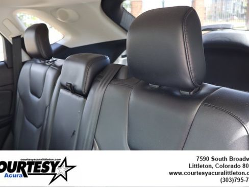 Used 2018 Ford Edge Titanium w/ Technology Package AWD/4WD image 25