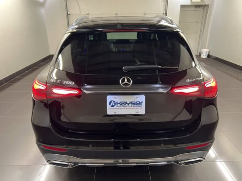 Used 2023 Mercedes-Benz GLC 300 4MATIC image 5