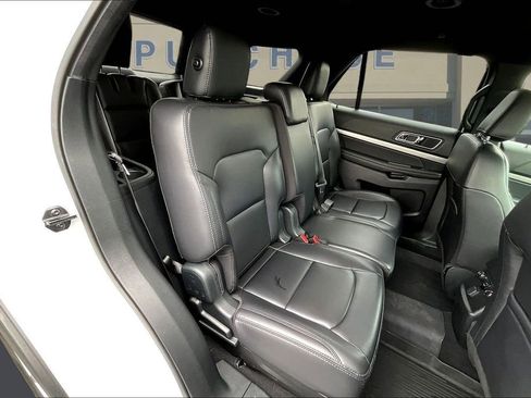 Used 2019 Ford Explorer XLT w/ Equipment Group 202A FWD image 26