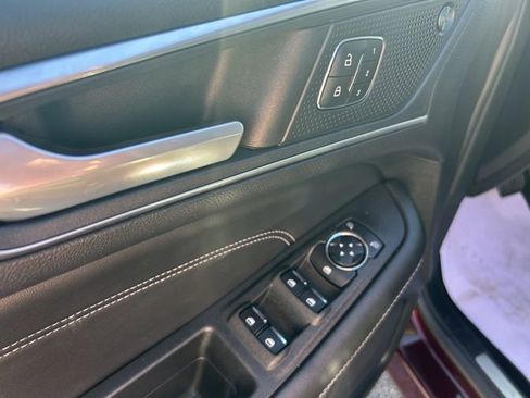 Used 2024 Ford Edge Titanium image 19