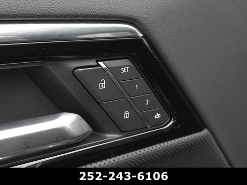 Used 2025 GMC Sierra EV Denali AWD/4WD image 12