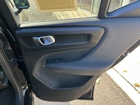 Certified 2025 Volvo XC40 B5 Core image 12