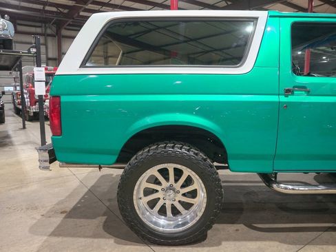 Used 1995 Ford Bronco XLT AWD/4WD image 9