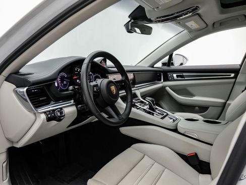 Used 2023 Porsche Panamera 4 Platinum Edition AWD/4WD image 34
