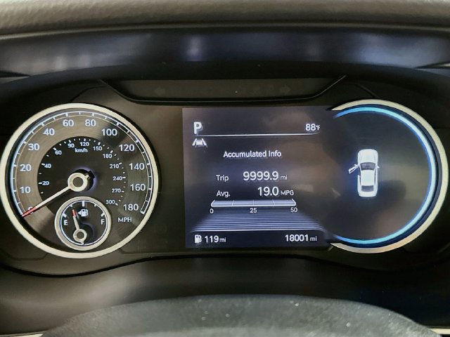 Used 2023 Genesis G70 2.0T RWD image 18