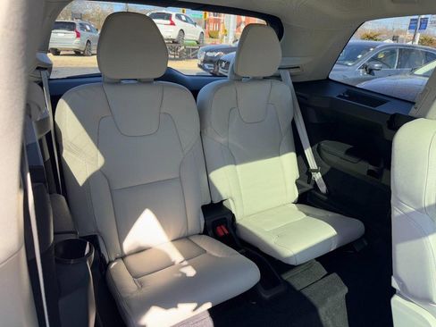 Certified 2024 Volvo XC90 T8 Ultimate w/ Protection Package Premier image 12