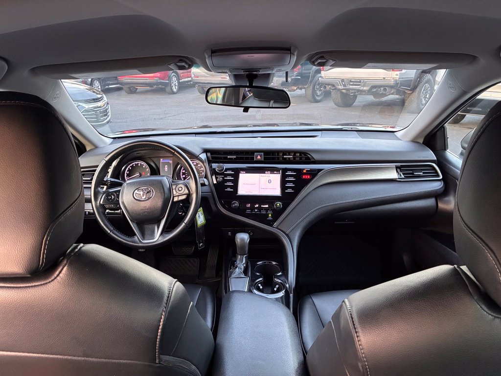 Used 2019 Toyota Camry SE FWD image 14