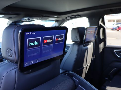 Certified 2024 Chevrolet Tahoe High Country w/ Advanced Technology Package image 14