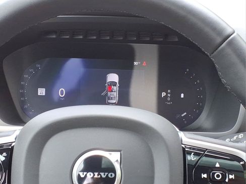 Certified 2026 Volvo XC90 B6 Plus AWD/4WD image 9