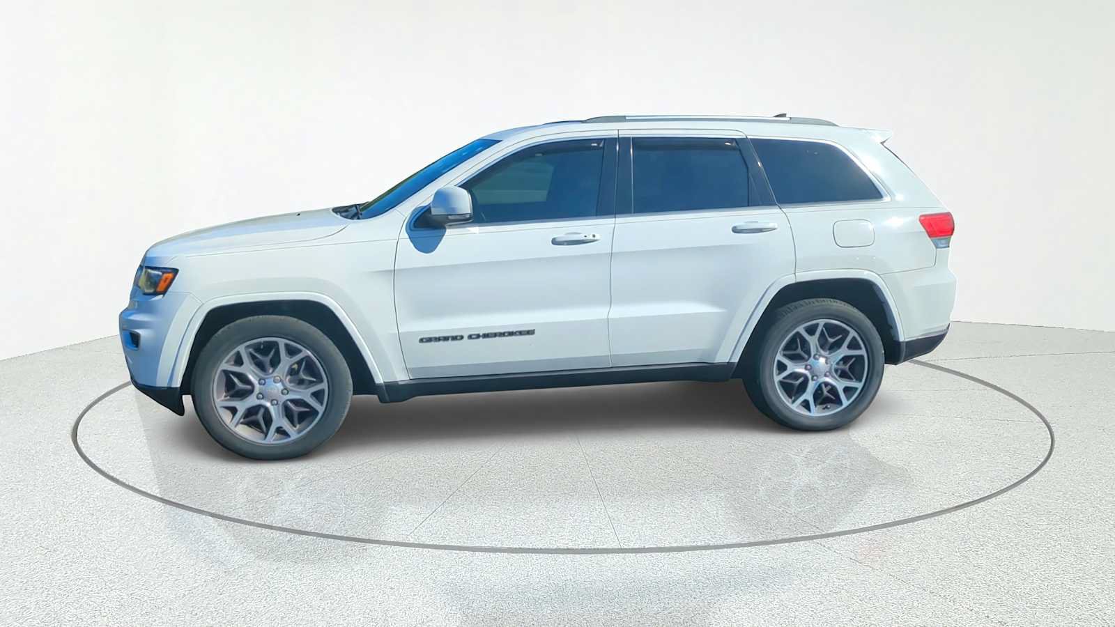 Used 2018 Jeep Grand Cherokee Limited RWD image 8
