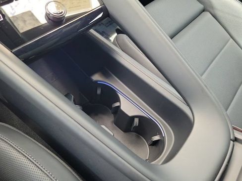 Used 2025 Porsche Macan Electric RWD image 30
