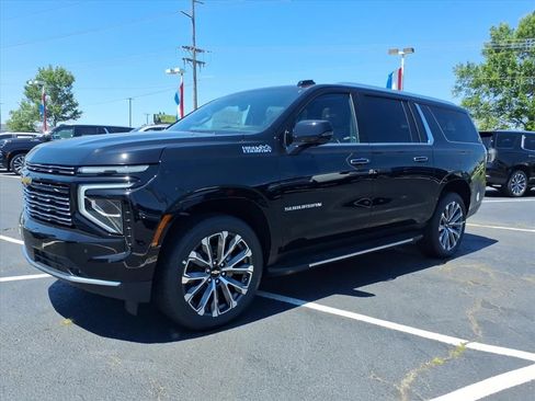 New 2026 Chevrolet Suburban High Country w/ Sun And Tow Package AWD/4WD image 8