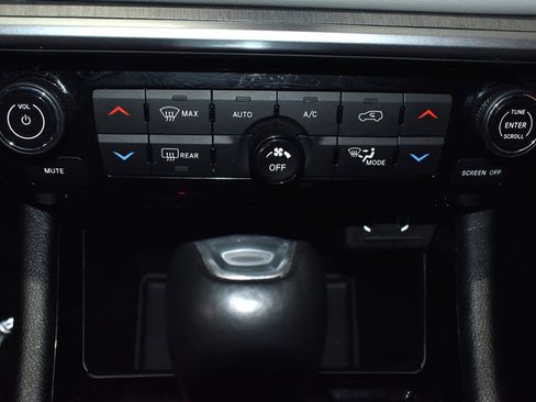 Used 2025 Jeep Compass Limited AWD/4WD image 23