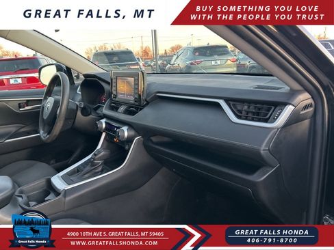 Used 2021 Toyota RAV4 XLE image 31