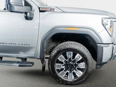 Used 2025 GMC Sierra 3500 Denali w/ Denali Reserve Package AWD/4WD image 6
