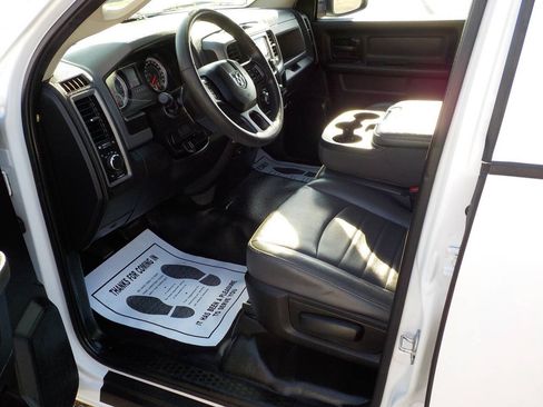 Used 2019 RAM 1500 Tradesman w/ Chrome Appearance Group RWD image 11