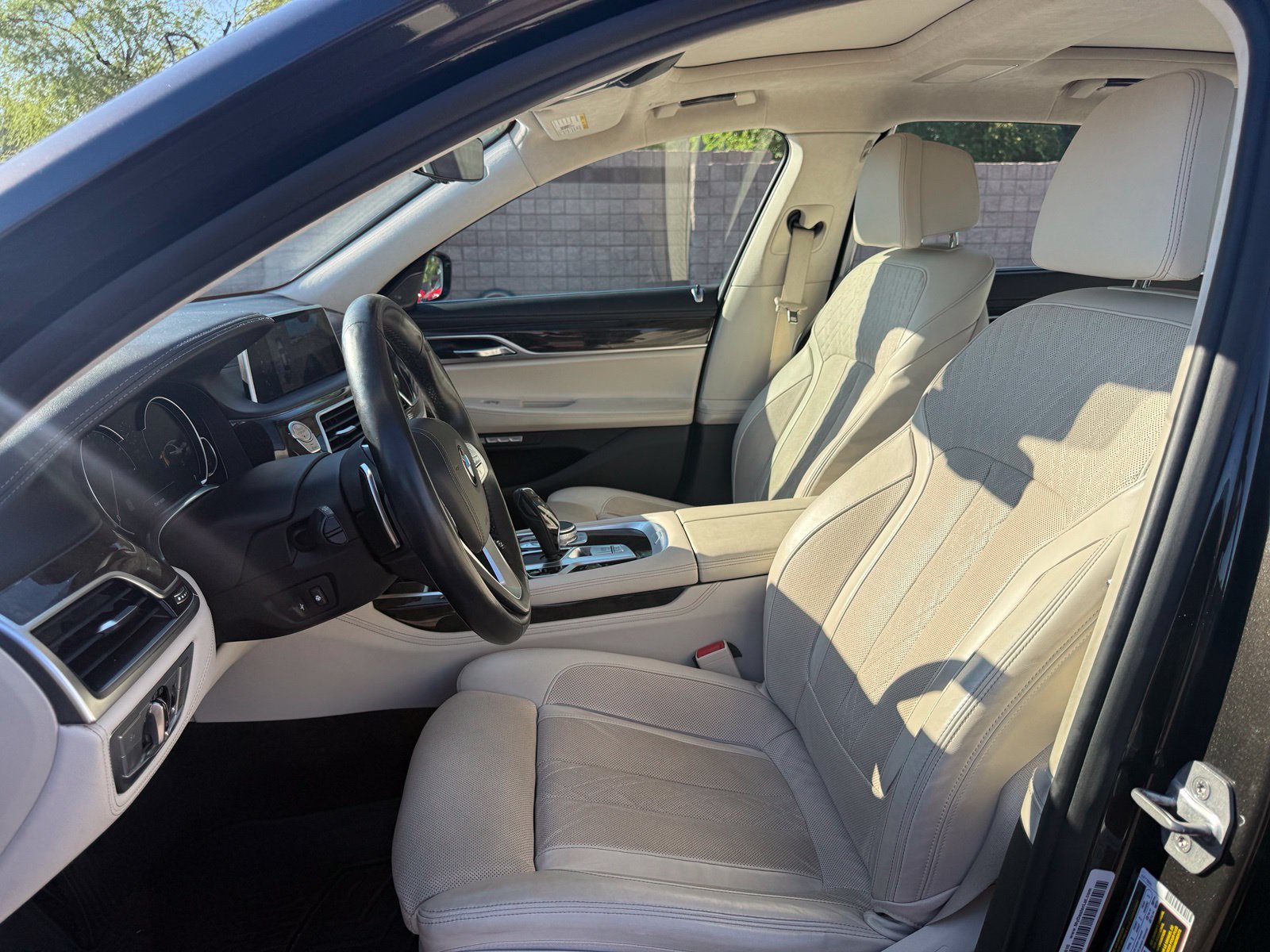 Used 2016 BMW 750i xDrive AWD/4WD image 11