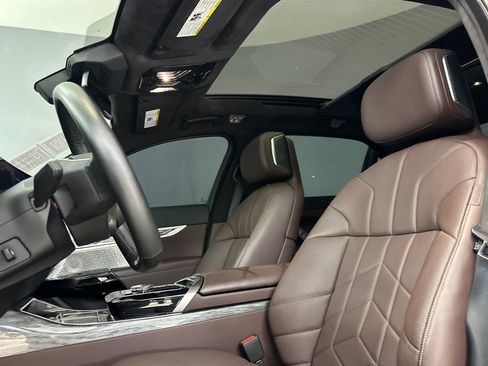 Certified 2023 BMW i7 xDrive60 AWD/4WD image 16