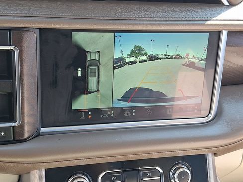 Used 2024 GMC Yukon XL Denali w/ Denali Reserve Package AWD/4WD image 19