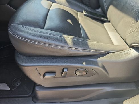 Used 2022 Chevrolet Tahoe Z71 w/ Luxury Package image 25