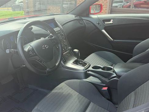 Used 2015 Hyundai Genesis 3.8 RWD image 16