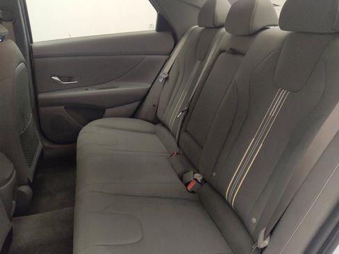 Used 2025 Hyundai Elantra SEL FWD image 18