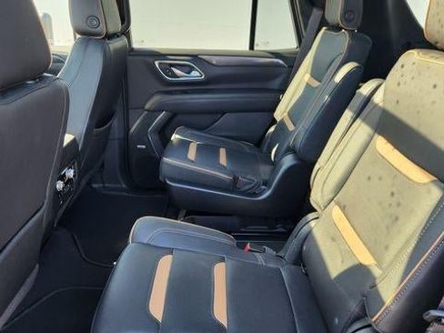 Used 2022 GMC Yukon AT4 w/ Technology Package AWD/4WD image 9