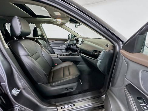 Used 2023 Nissan Rogue SL w/ SL Premium Package image 34