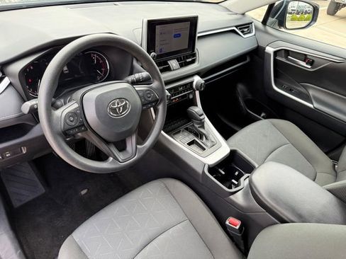 Used 2025 Toyota RAV4 XLE FWD image 9