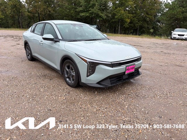 Certified 2025 Kia K4 FWD image 1