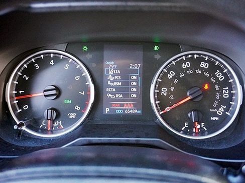 Used 2021 Toyota RAV4 XLE image 31