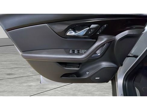 Used 2021 Chevrolet Blazer RS w/ Enhanced Convenience Package image 9