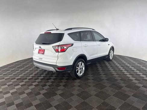 Used 2017 Ford Escape SE w/ SE Leather Comfort Package FWD image 5