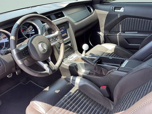 Used 2011 Ford Mustang Shelby GT500 w/ SVT Performance Pkg RWD image 19