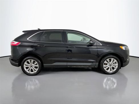 Used 2023 Ford Edge Titanium image 8