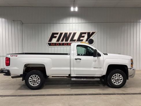 Used 2017 Chevrolet Silverado 2500 W/T image 2