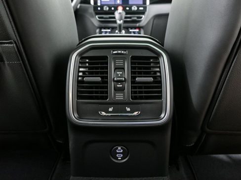 New 2026 Porsche Macan AWD/4WD image 20