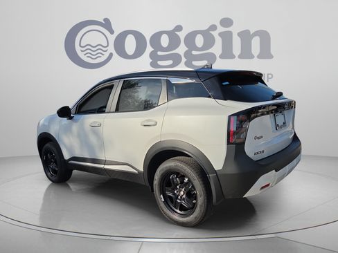 New 2026 Nissan Kicks SV w/ SV Premium Package FWD image 3