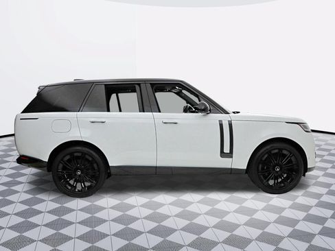 Used 2025 Land Rover Range Rover SE AWD/4WD image 16