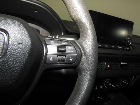 Certified 2023 Honda Accord EX image 6