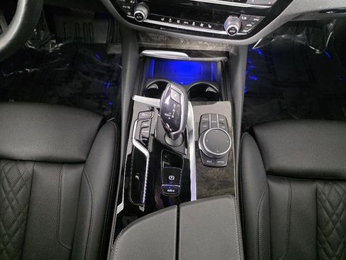 Used 2022 BMW 530i xDrive image 36