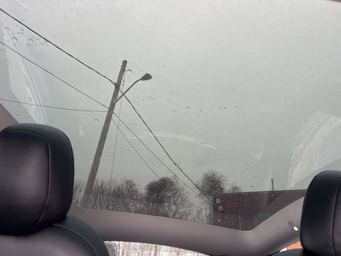 Used 2021 Tesla Model Y Long Range image 17