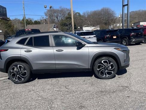 New 2026 Chevrolet Trax RS w/ Driver Confidence Package image 2