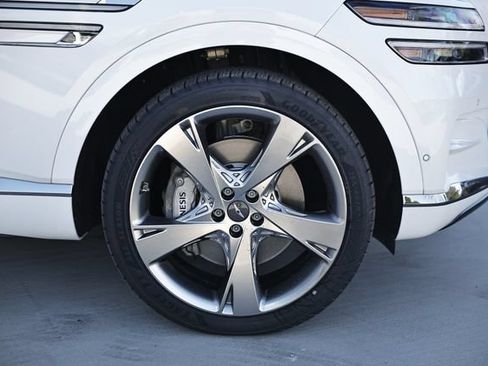 Used 2023 Genesis GV80 3.5T w/ Prestige Package AWD/4WD image 4