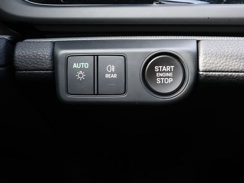 Used 2025 Porsche Panamera RWD image 36