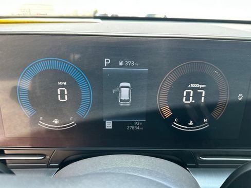 Used 2025 Hyundai Kona SEL FWD image 24
