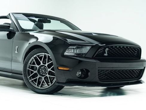 Used 2011 Ford Mustang Shelby GT500 w/ SVT Performance Pkg RWD image 4